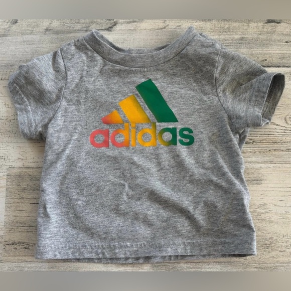 ***sold** Adidas Boys 2 Piece Short Set Size 3 months - Picture 2 of 5